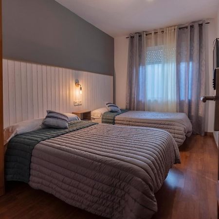 Hostal Julio Cesar La Virgen del Camino Eksteriør bilde