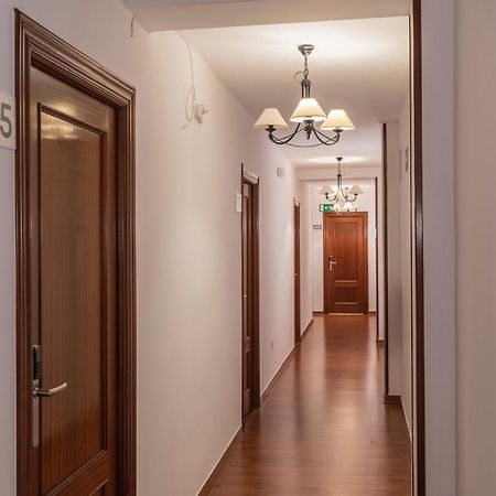Hostal Julio Cesar La Virgen del Camino Eksteriør bilde