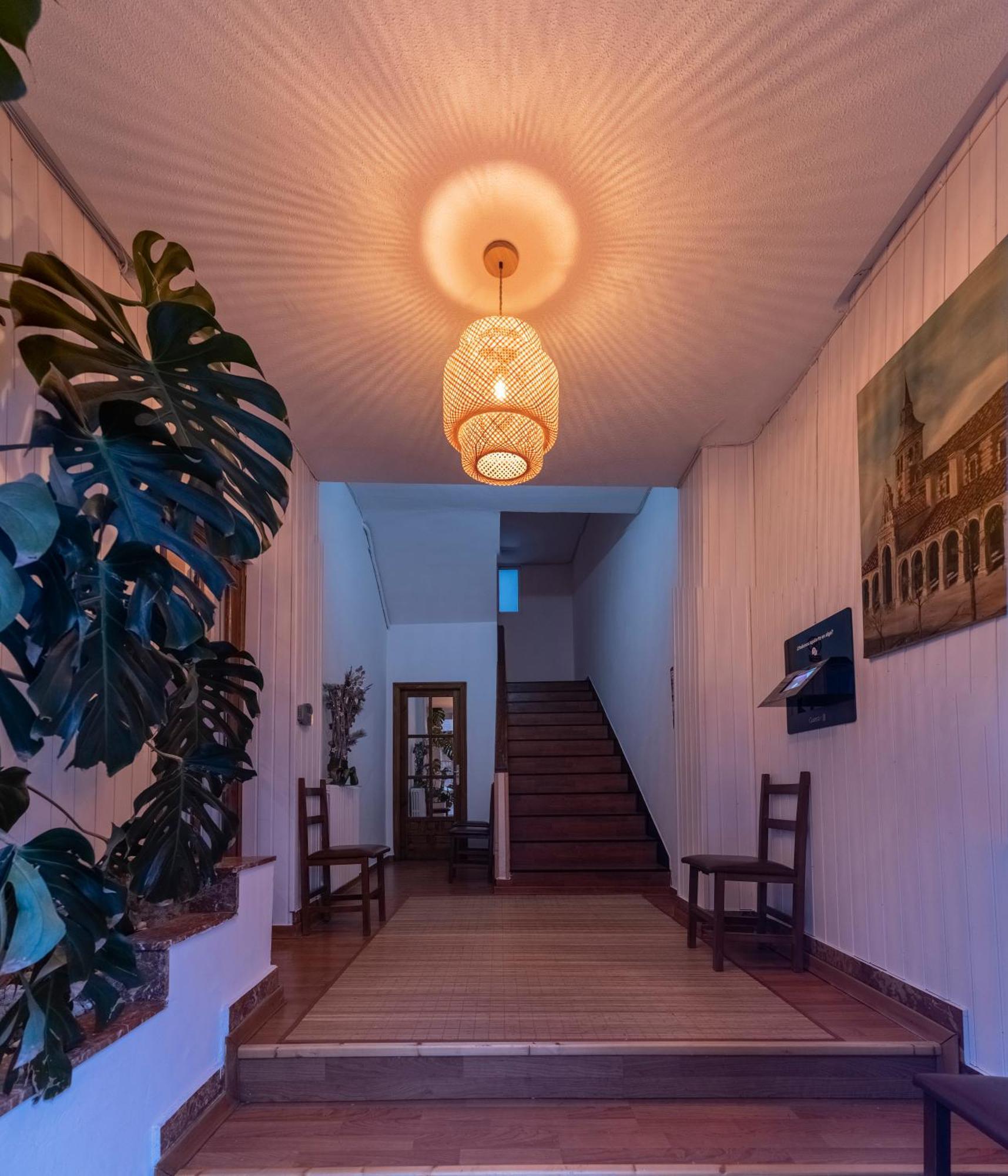 Hostal Julio Cesar La Virgen del Camino Eksteriør bilde