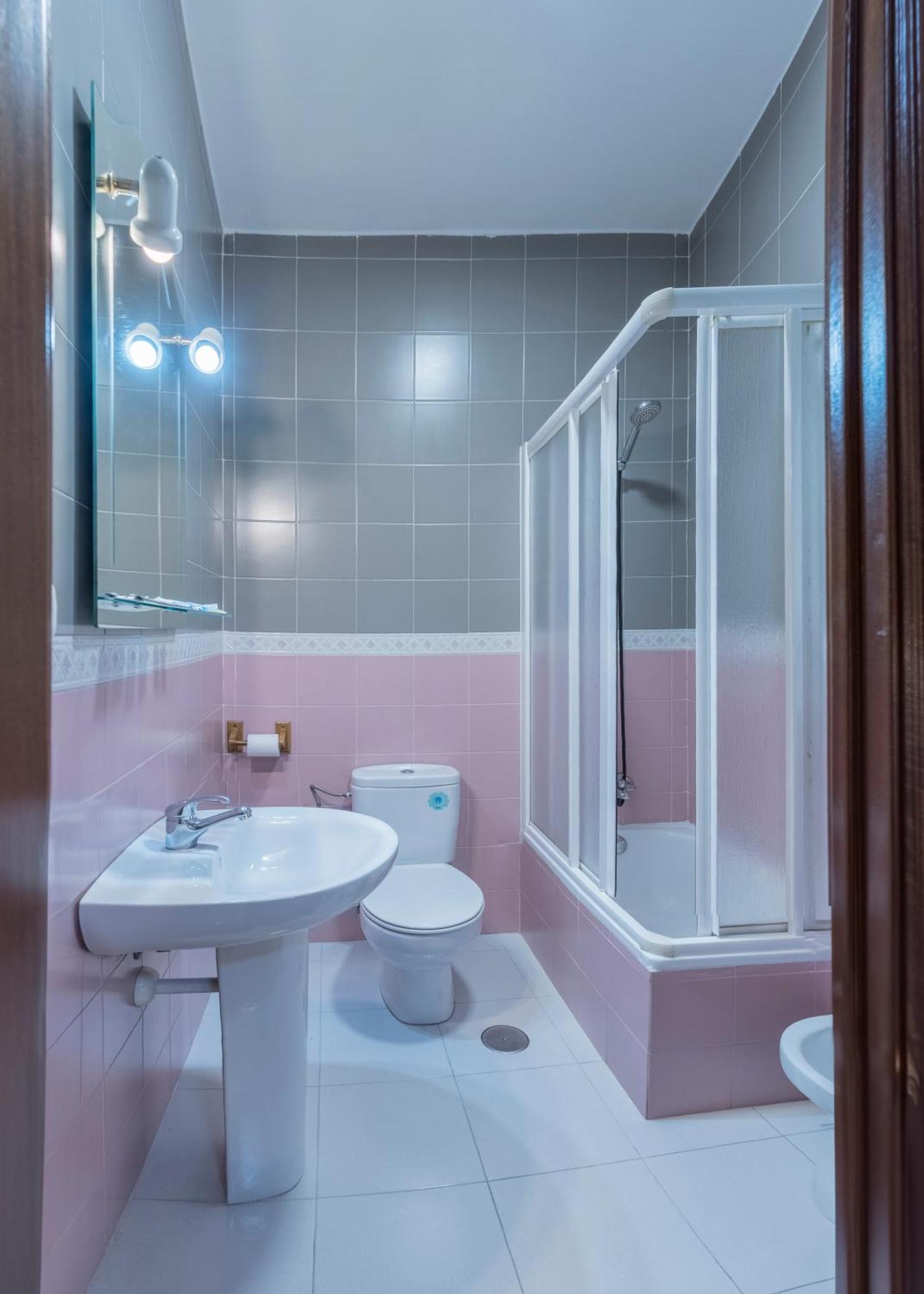Hostal Julio Cesar La Virgen del Camino Eksteriør bilde