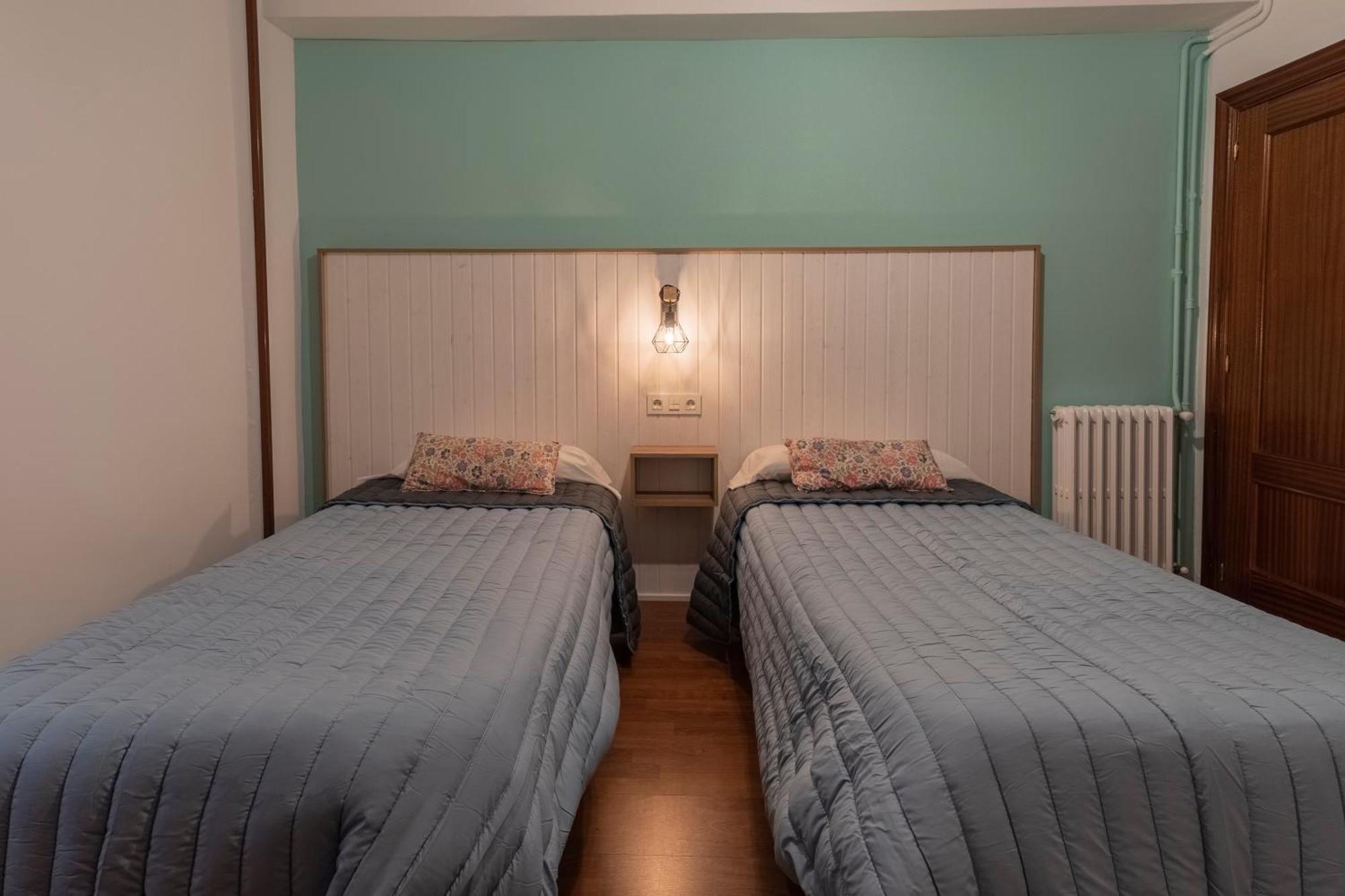 Hostal Julio Cesar La Virgen del Camino Eksteriør bilde
