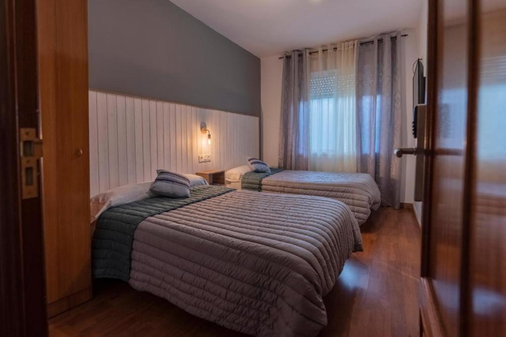 Hostal Julio Cesar La Virgen del Camino Eksteriør bilde